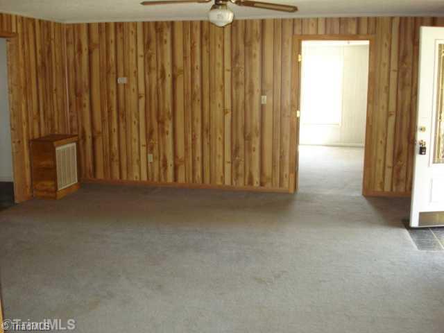 227 Old Covered Bridge Road Madison, NC 27025 - Photo 3 of 12 Living Room.