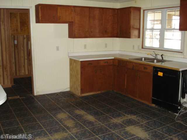 227 Old Covered Bridge Road Madison, NC 27025 - Photo 8 of 12 Kitchen.