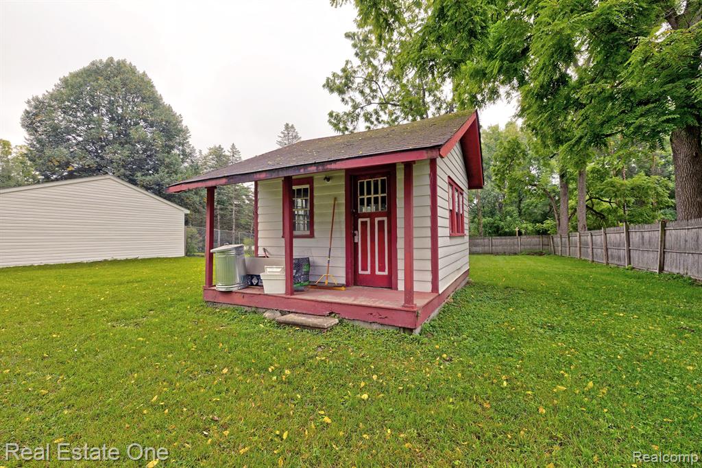 175 North Hospital Road Waterford, MI 48327 - Photo 18 of 26