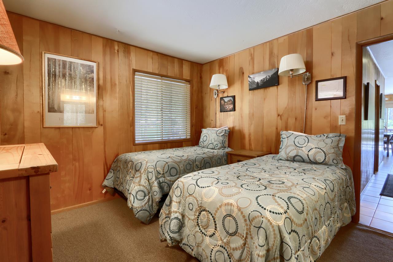 2628 West Bruce Road Wawona, CA 95389 - Photo 18 of 33 a bedroom with double bed and a window