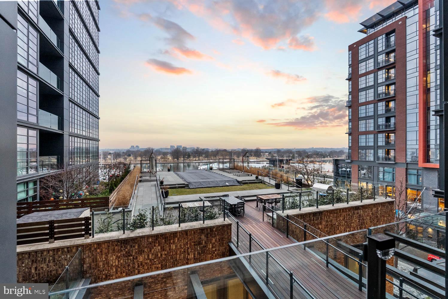 45 Sutton Square Southwest, Unit 403 Washington, DC 20024 - Photo 5 of 80