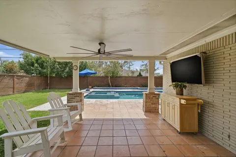 $785,000 | 6427 Waltway Drive, Houston, TX 77008