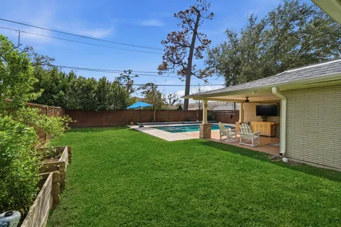 $785,000 | 6427 Waltway Drive, Houston, TX 77008