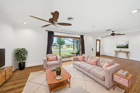 $785,000 | 6427 Waltway Drive, Houston, TX 77008