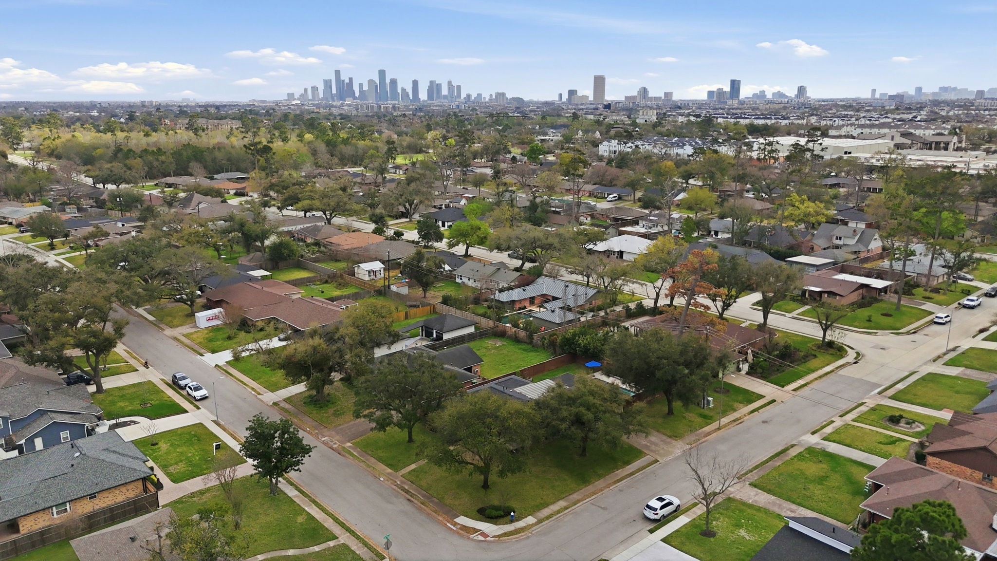 6427 Waltway Drive Houston, TX 77008 - Photo 34 of 37 Ideally located near Downtown and Gallery. Jaycee Park and Lorraine Cherry Nature Preserve are close by.