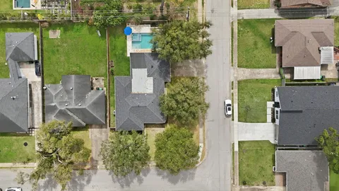 $785,000 | 6427 Waltway Drive, Houston, TX 77008