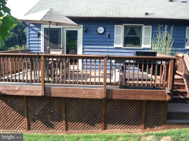 6705 Hemlock Point Road New Market, MD 21774 - Photo 3 of 27 Exterior (Rear) Deck