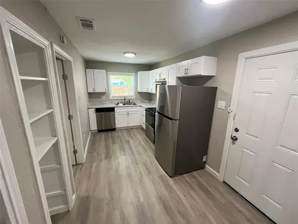 $1,650 | 2017 Tolosa Drive, Dallas, TX 75228