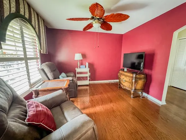 $1,900 | 5574 Chanteclaire, Unit 32, Sarasota, FL 34235