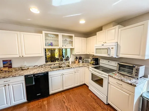$1,900 | 5574 Chanteclaire, Unit 32, Sarasota, FL 34235
