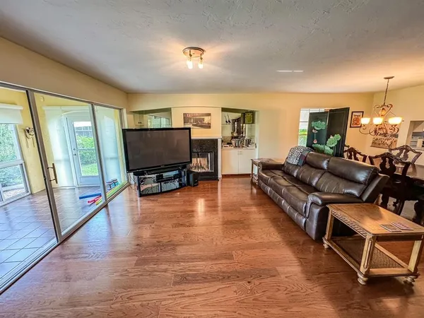 $1,900 | 5574 Chanteclaire, Unit 32, Sarasota, FL 34235