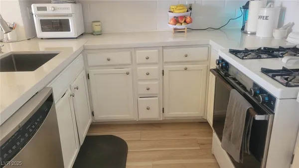 $1,550 | 2140 Willowbury Drive, Unit A, Las Vegas, NV 89108