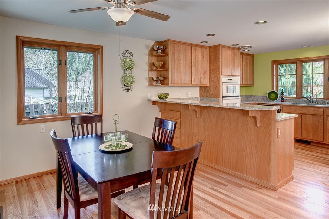 3024 185th Place Southeast Bothell, WA 98012 - Photo 5 of 20 Gallery Image 5