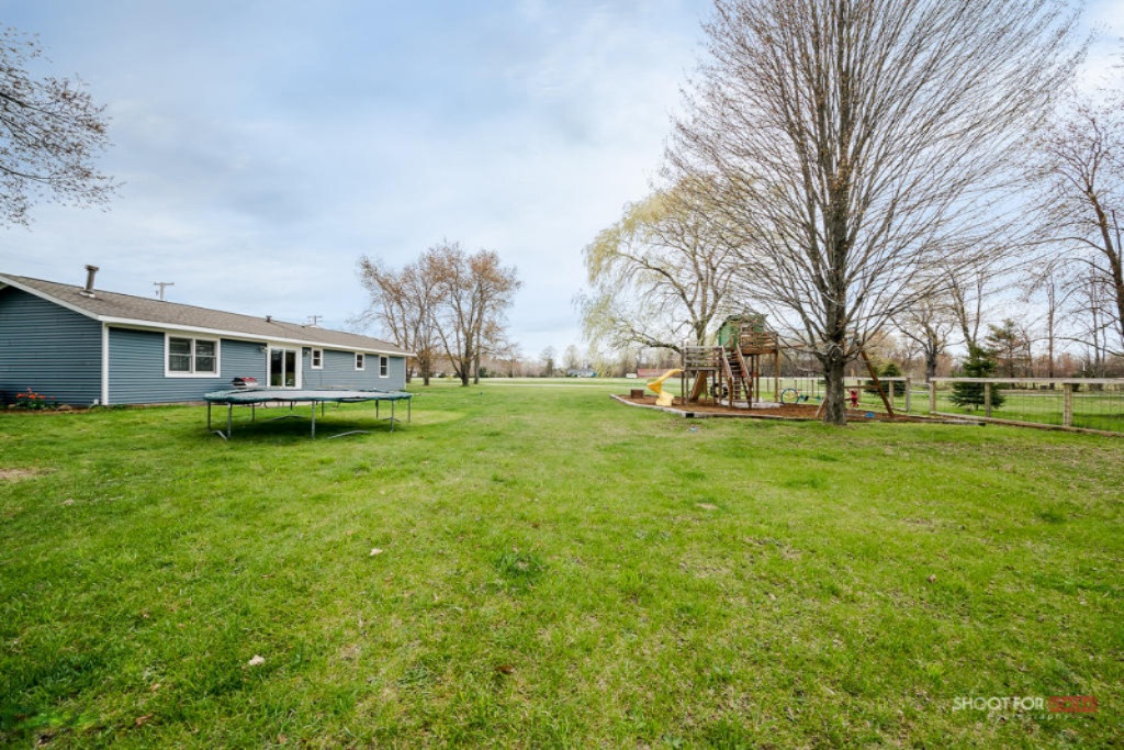 3376 Pillon Road Muskegon, MI 49445 - Photo 4 of 34 3376PillonRd004 LoRes
