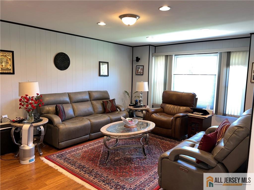 840 Dow Road Bridgewater, NJ 08807 - Photo 4 of 19 Gallery Image 4