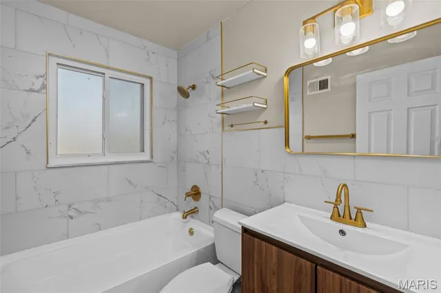 $185,000 | 2345 Hummingbird Drive, Florissant, MO 63033