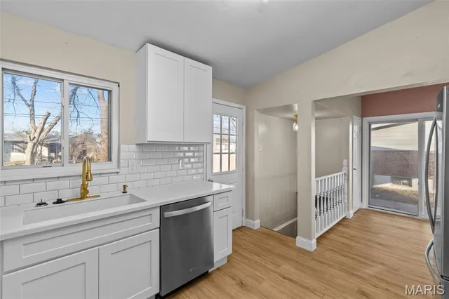 $185,000 | 2345 Hummingbird Drive, Florissant, MO 63033