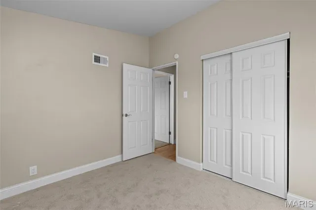 $185,000 | 2345 Hummingbird Drive, Florissant, MO 63033