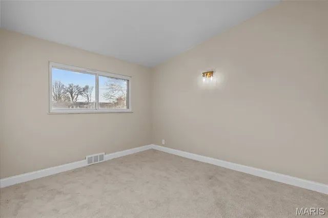 $185,000 | 2345 Hummingbird Drive, Florissant, MO 63033