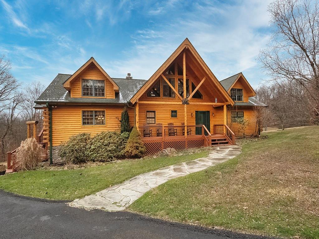 2009 Conley Lane Tarentum, PA 15084 - Photo 1 of 41 Gallery Image 1
