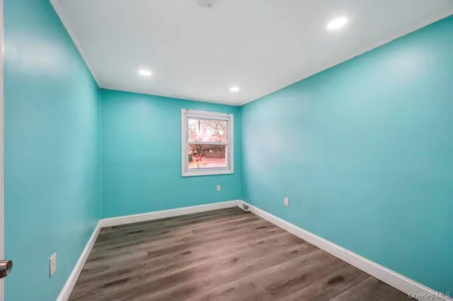 a view of empty room with window