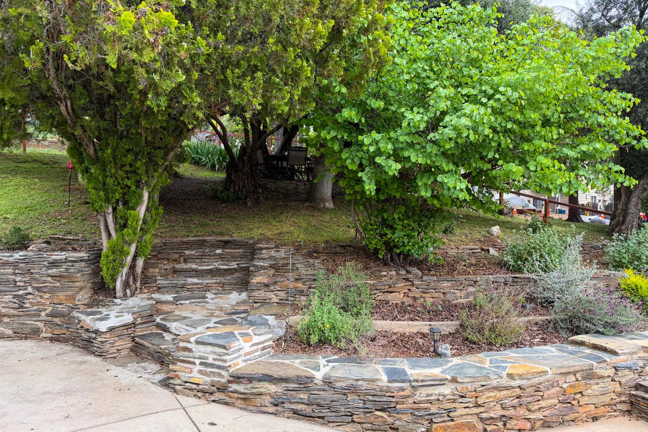 4986 7th Street Mariposa, CA 95338 - Photo 48 of 64 Walkway to Gazebo Area