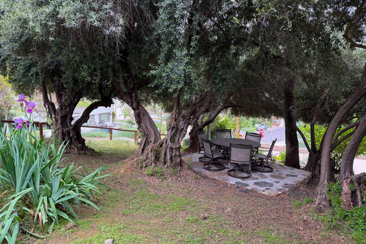 4986 7th Street Mariposa, CA 95338 - Photo 51 of 64 Garden Area - Outdoor Dining Area