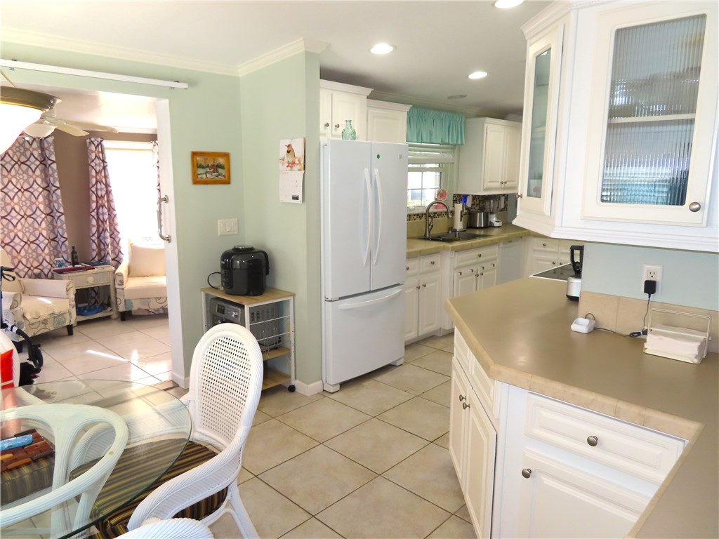 7661 Niantic Avenue, Unit T2 Sebastian, FL 32976 - Photo 7 of 28