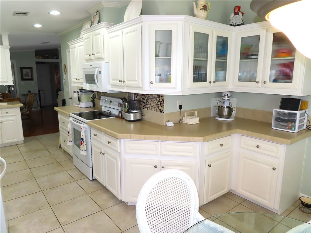 7661 Niantic Avenue, Unit T2 Sebastian, FL 32976 - Photo 8 of 28