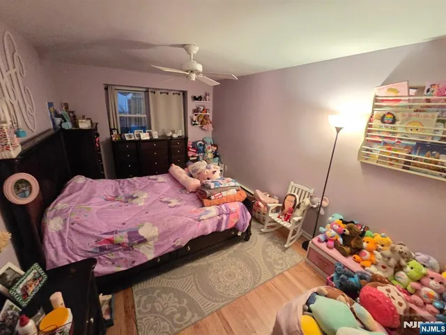 a bed room with a bed