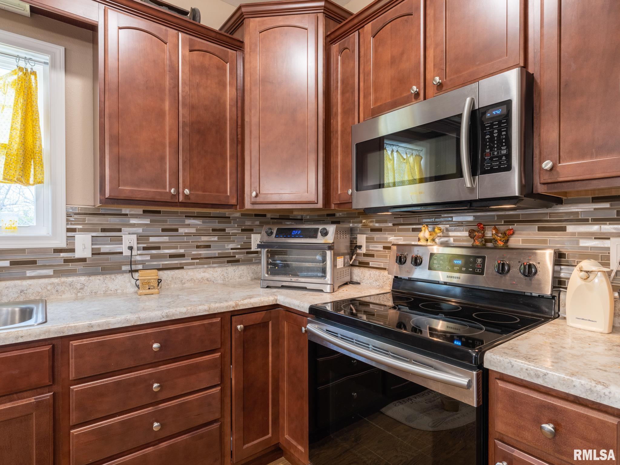 21719 North Blue Ridge Road Chillicothe, IL 61523 - Photo 18 of 79 Gallery Image 18