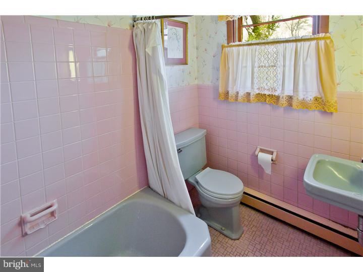 181 Tuckerton Road Medford Lakes, NJ 08055 - Photo 19 of 24 Bathroom