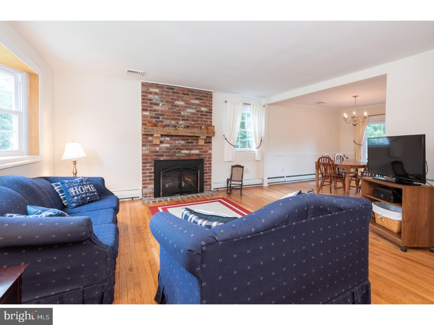 302 Spencer Road Devon, PA 19333 - Photo 4 of 25