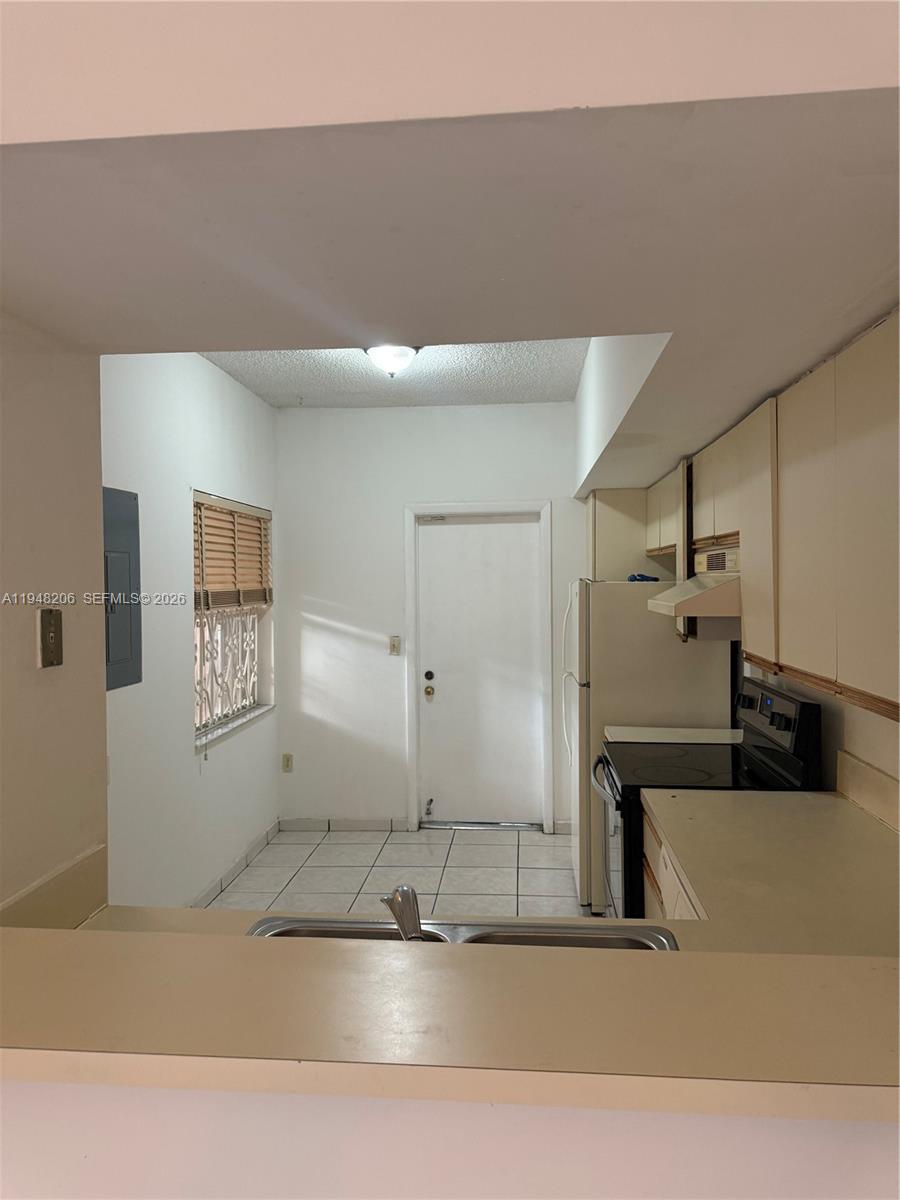 11864 Southwest 99th Street Miami, FL 33186 - Photo 7 of 22