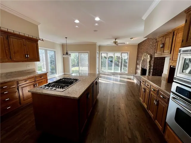 $859,000 | 3905 West 101st Terrace, Overland Park, KS 66207