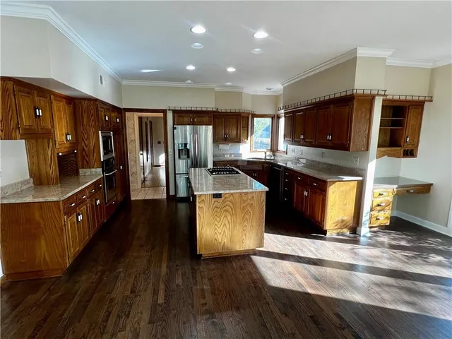 $859,000 | 3905 West 101st Terrace, Overland Park, KS 66207