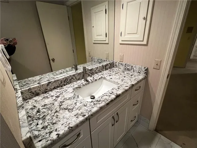 $859,000 | 3905 West 101st Terrace, Overland Park, KS 66207