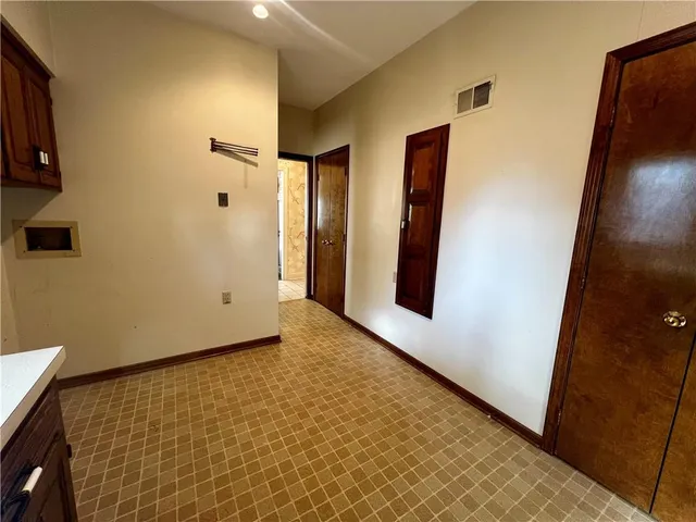 $859,000 | 3905 West 101st Terrace, Overland Park, KS 66207