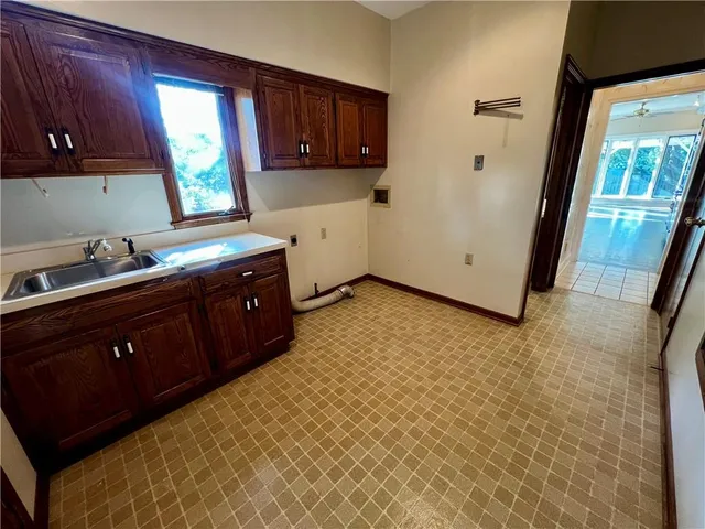 $859,000 | 3905 West 101st Terrace, Overland Park, KS 66207