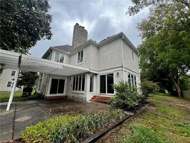 $859,000 | 3905 West 101st Terrace, Overland Park, KS 66207