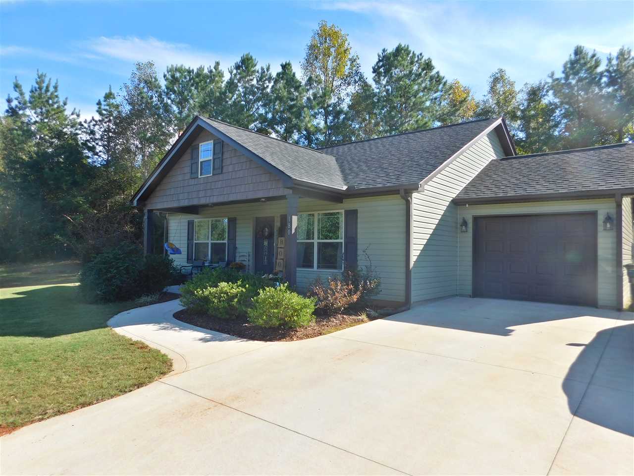 180 Gibbs Road Wellford, SC 29385 - Photo 1 of 22 Gallery Image 1