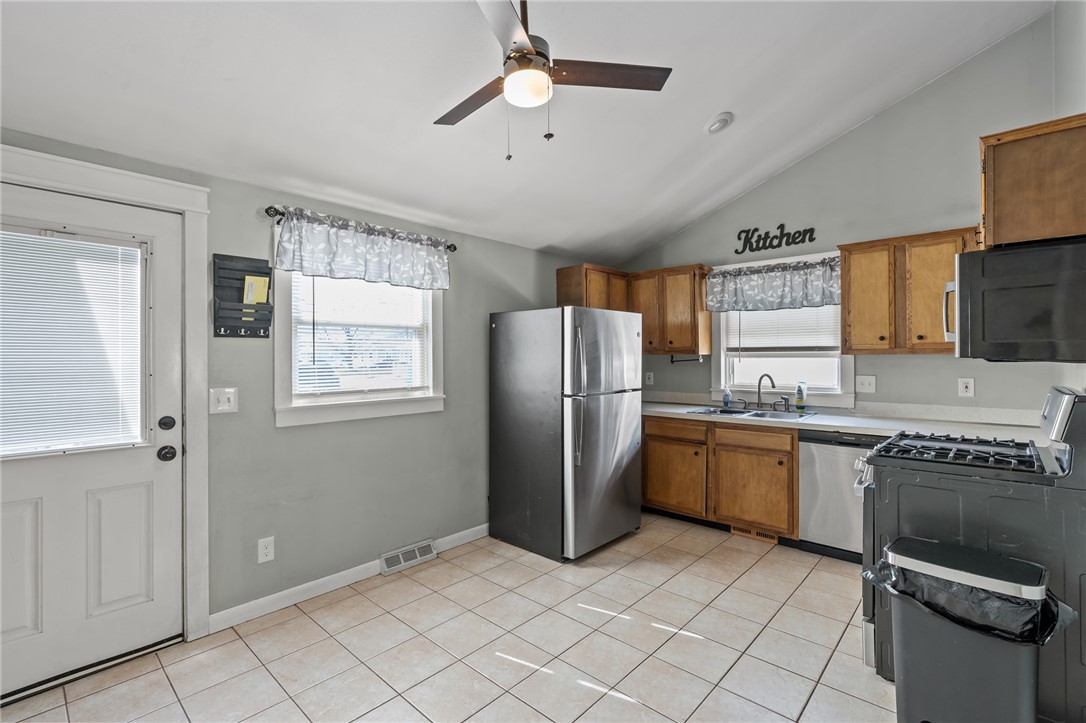 49 Martha Road East Providence, RI 02916 - Photo 8 of 37 Gallery Image 8