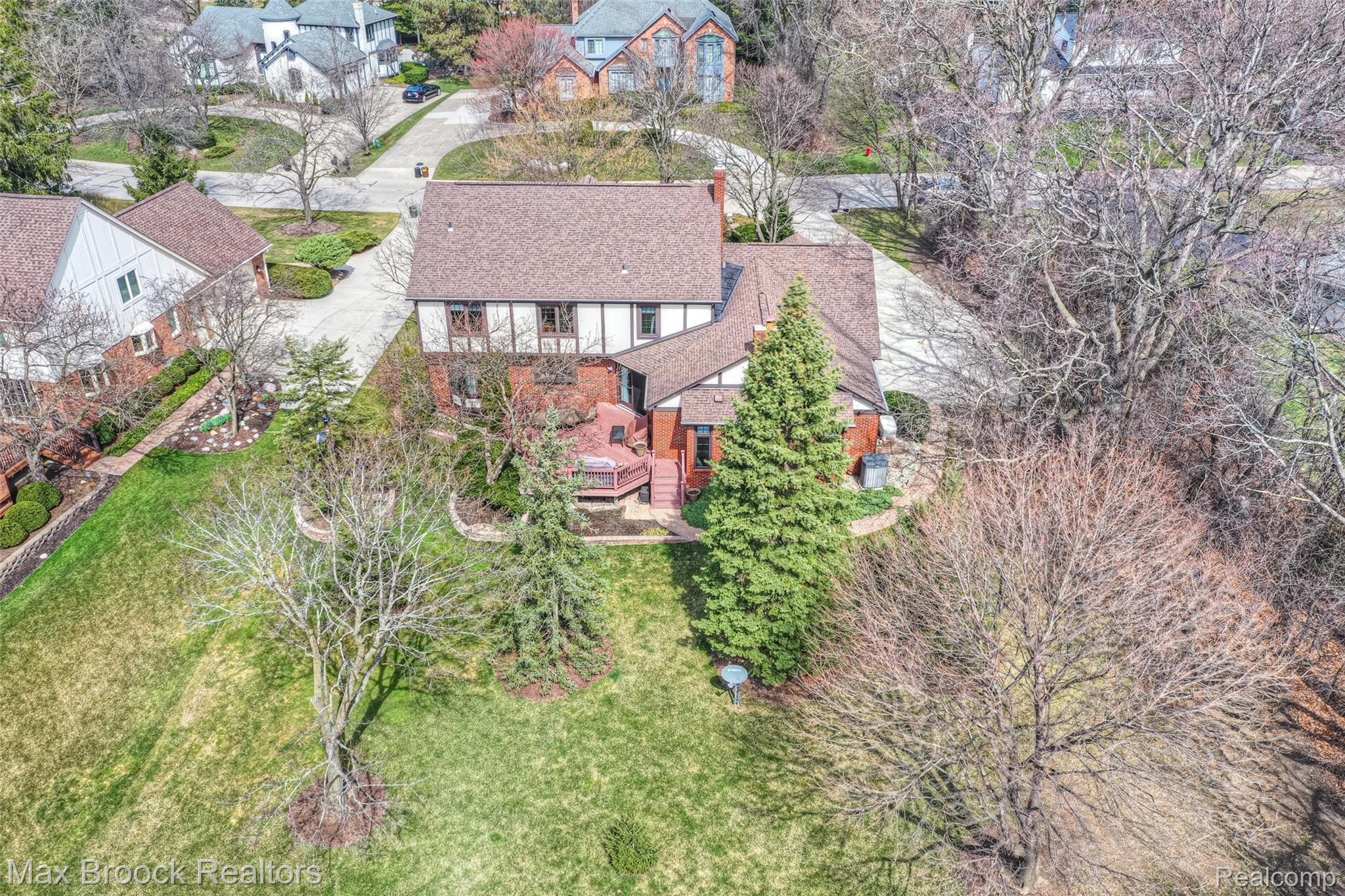 624 Foxhall Road Bloomfield Hills, MI 48304 - Photo 28 of 29 Rear Aerial.jpg