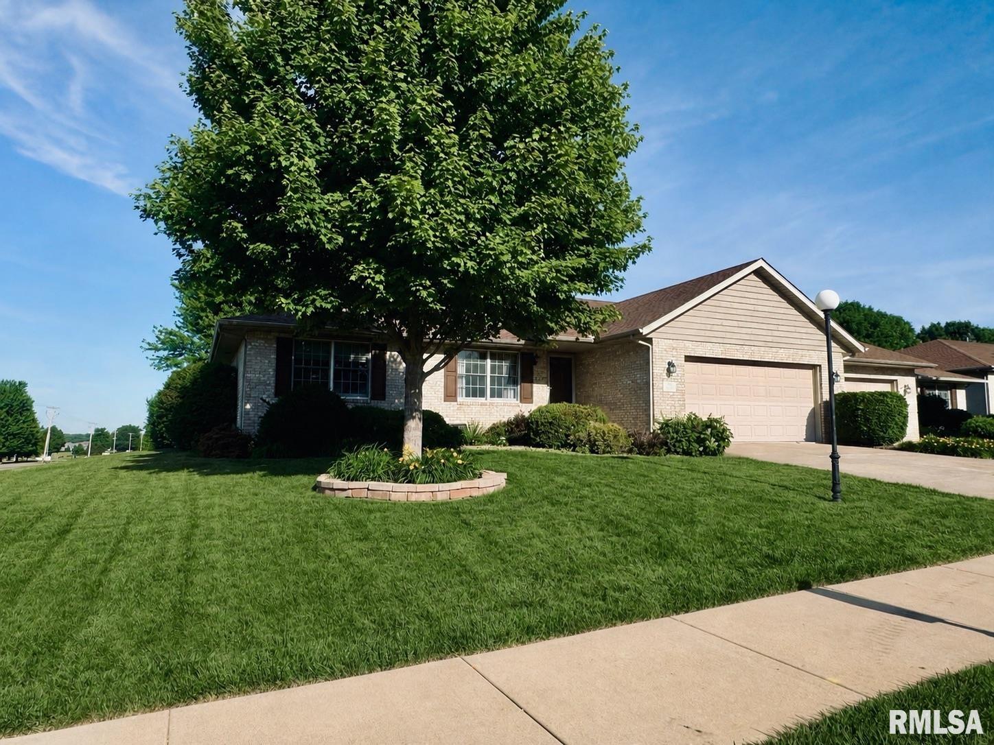 10905 North Rhonda Way Dunlap, IL 61525 - Photo 1 of 41