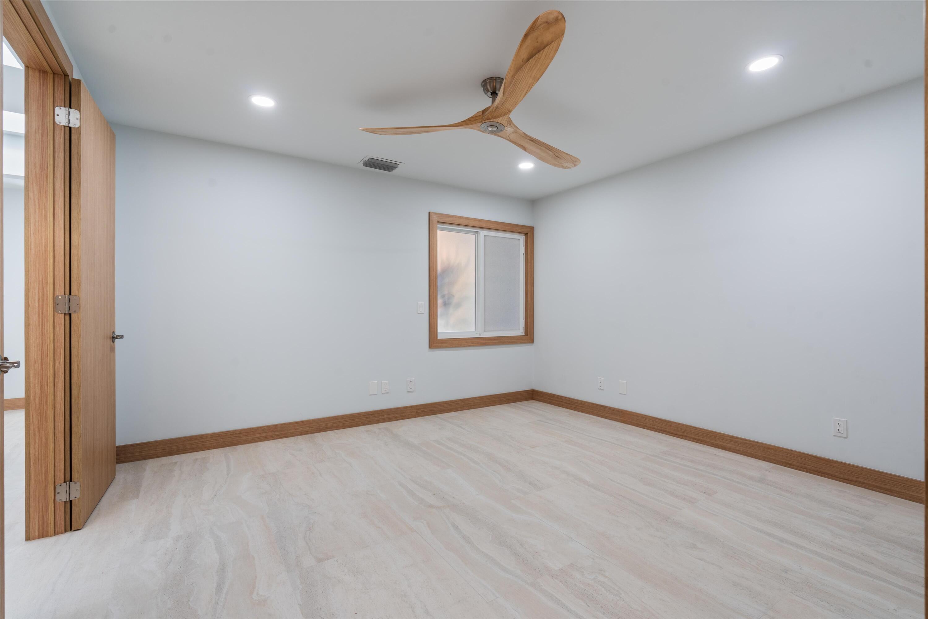 17036 Bay Street Jupiter, FL 33477 - Photo 37 of 68 38-17036 Bay Street Jupiter FL-202