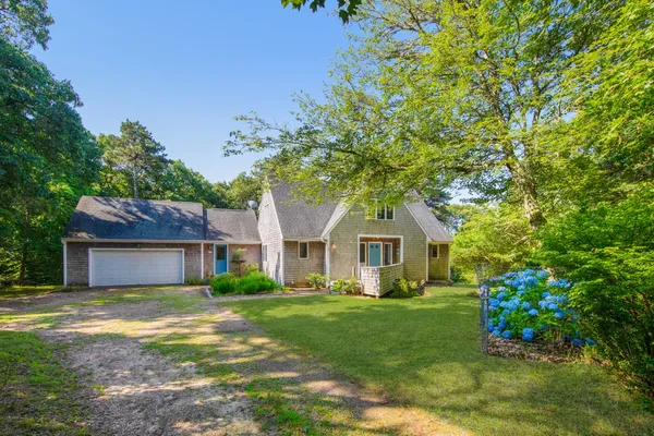 $2,250,000 | 29 Old Nursery Lane, Chilmark, MA 02535
