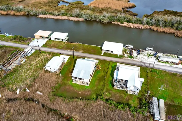 $439,000 | 3365 Bayou Dularge Road, Theriot, LA 70397