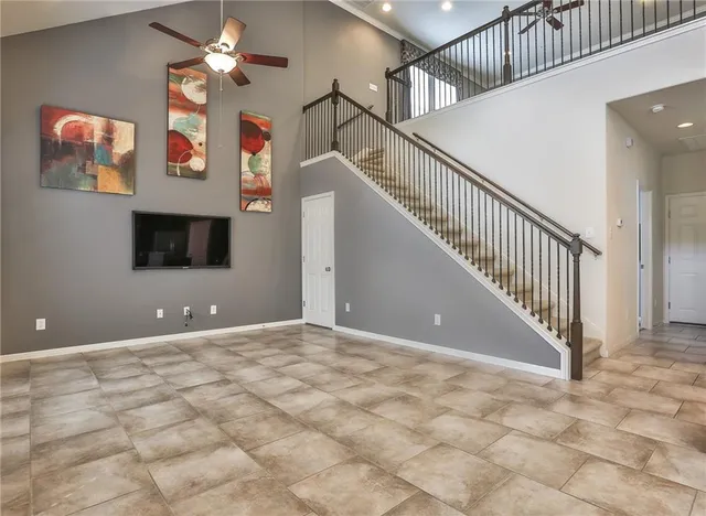 a view of an entryway with a livingroom