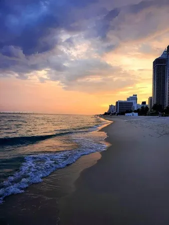 $3,000 | 5005 Collins Avenue, Unit 322, Miami Beach, FL 33140