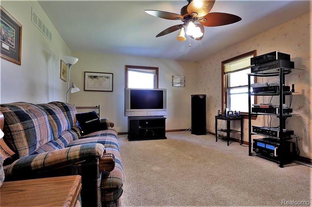 951 Savage Road Belleville, MI 48111 - Photo 24 of 50 s28.jpeg